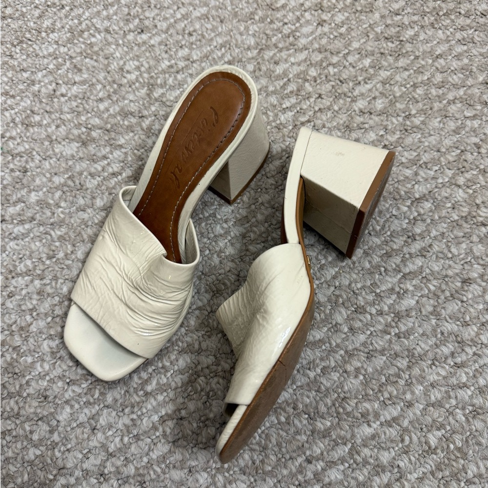 Elegant Cream Women's Heeled Mules by: L’Intervalle size 5